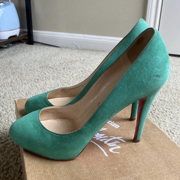 Shoes - Picture 8 of 9